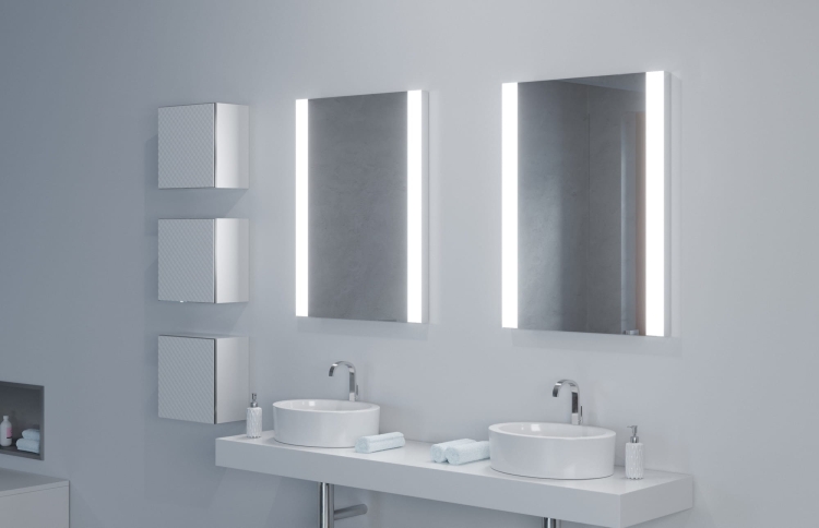 Dwa lustra prostokątne ALA z oświetleniem LED - widok z boku