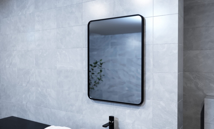 Lustro z zaokrąglonymi rogami BONITA w czarnej ramie w łazience