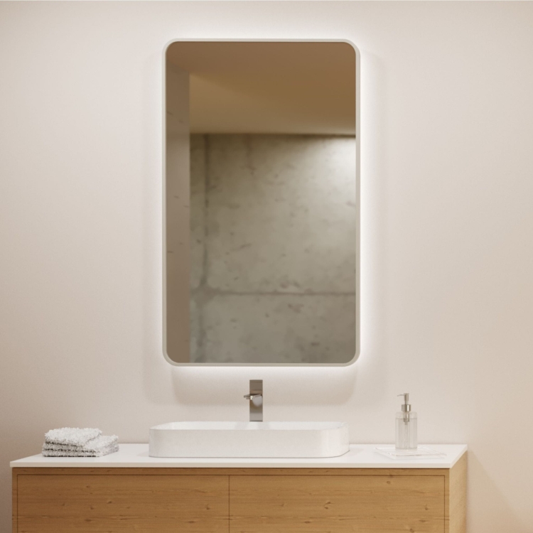 Lustro BONITA PLUS z zaokrąglonymi rogami w ramie z oświetleniem LED